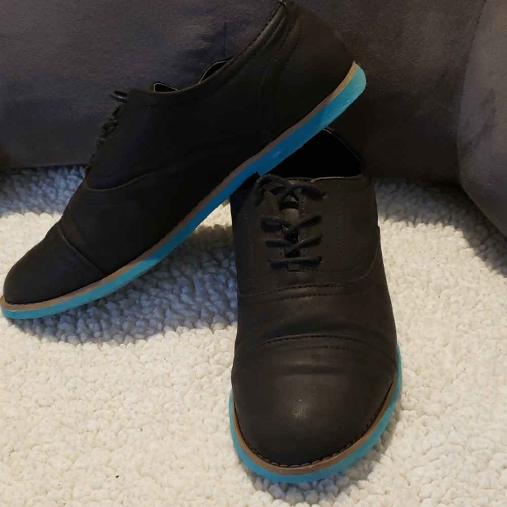 Black Oxford with Teal Soules